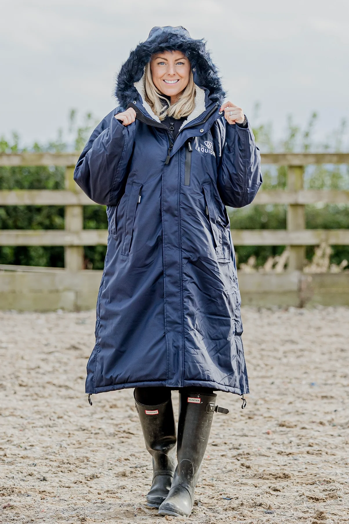 Evolution Women's | Thick Fleece | Fur Hood | Navy/Cream - Image 2