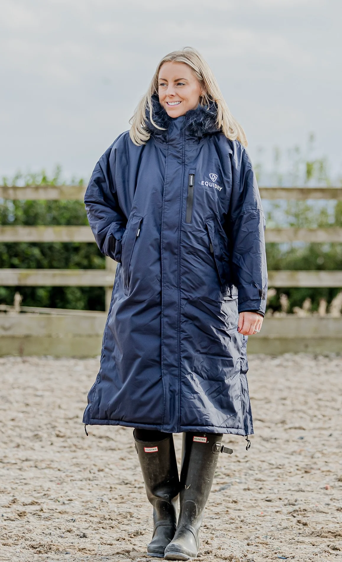 Evolution Women's | Thick Fleece | Fur Hood | Navy/Cream - Image 3
