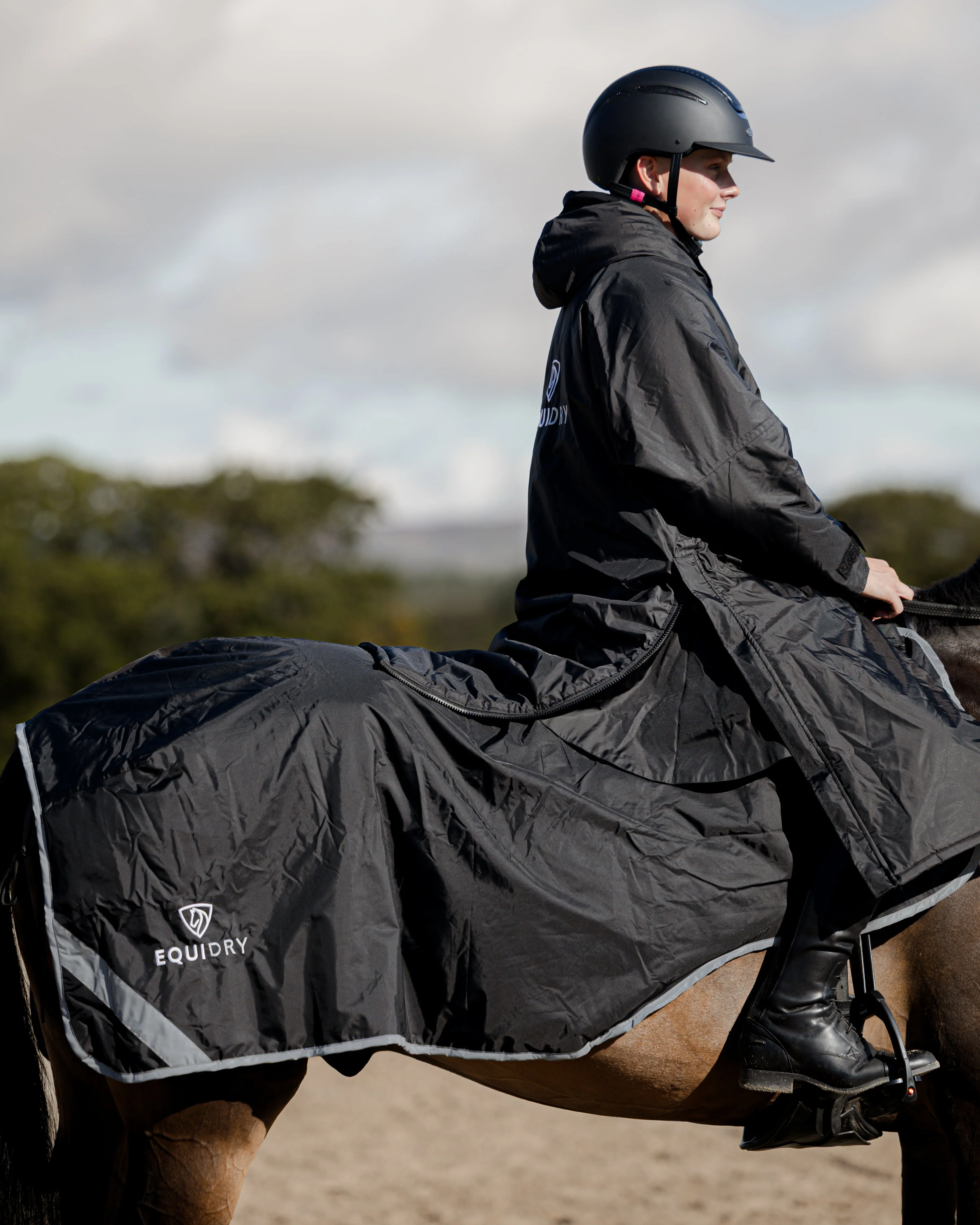Waterproof Exercise Sheet Thick | Black/Black - Image 4