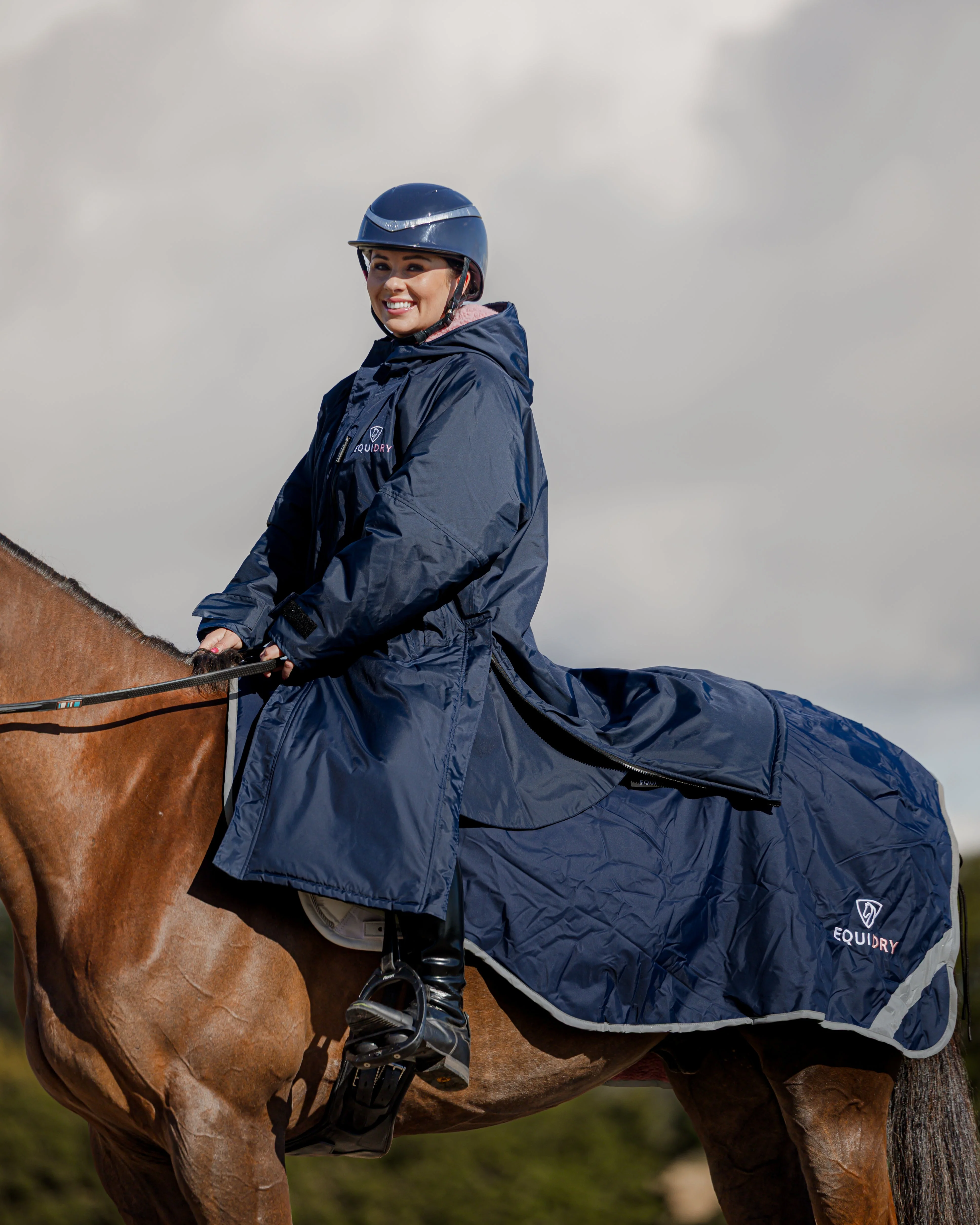 Waterproof Exercise Sheet Thick | Navy/Pale Pink - Image 4